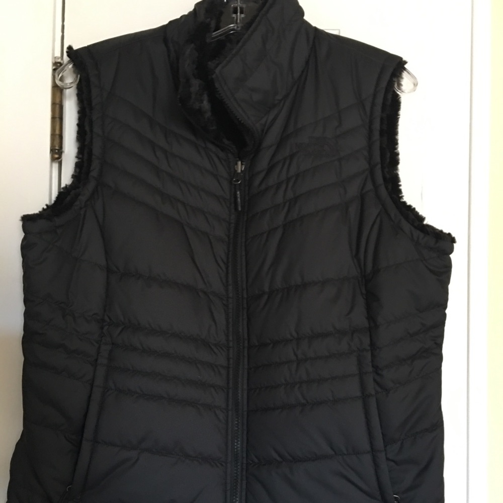 North face women’s vest. NWOT.